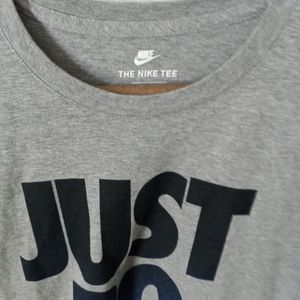 2 used T Shirts Men's